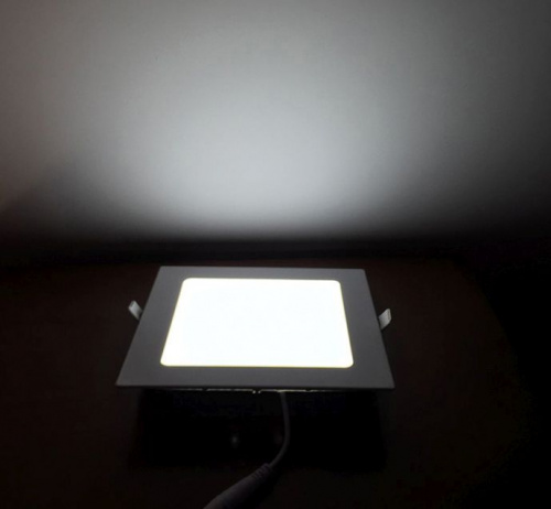 Встраиваемый светильник Downlight LED 8W/6000K квадратный