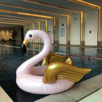 Надувной круг Фламинго Inflatable Flamingo gold 130 см