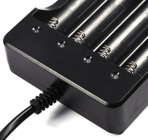 Зарядное устройство Smart Charger HD-077B для литий-ионных аккумуляторов (4x18650), черный