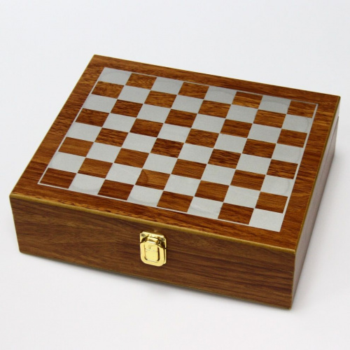 Подарочный набор СССР с флягой и шахматами (фляга, 2 стопки, воронка, фигуры)